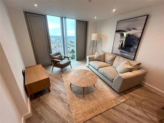 1 Bedroom Apartment For Sale In Thr, Silvercroft Street, Manchester, M15