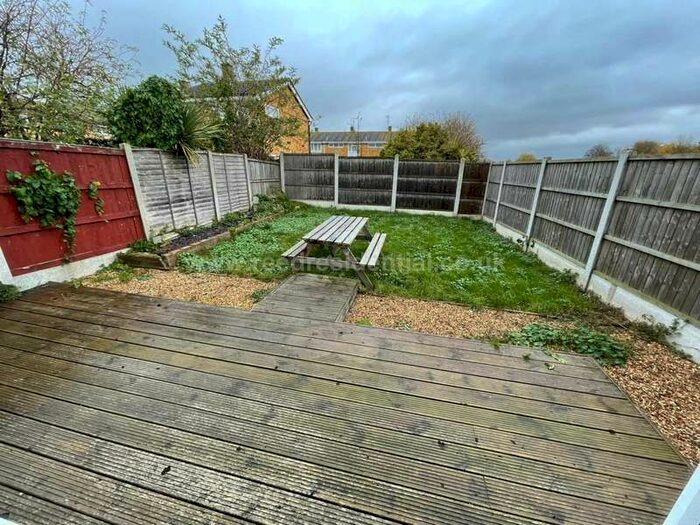 3 Bedroom House To Rent In Brindles, Canvey Island, SS8