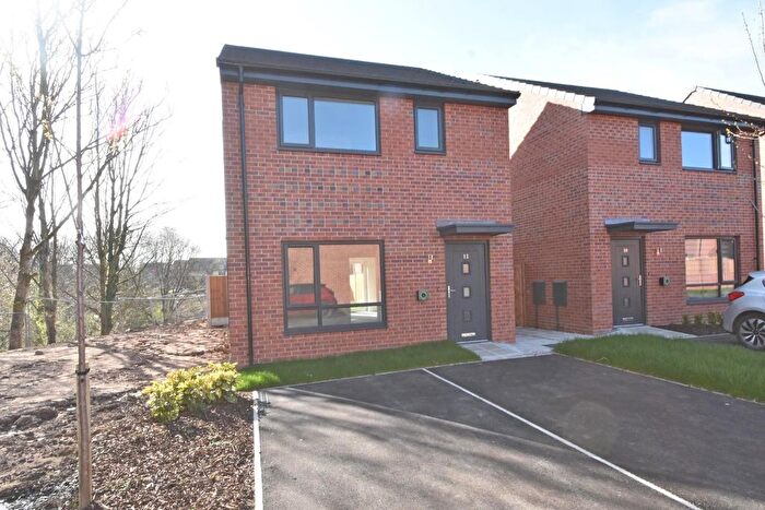 3 Bedroom Detached House To Rent In Pine Close, Bury, BL9