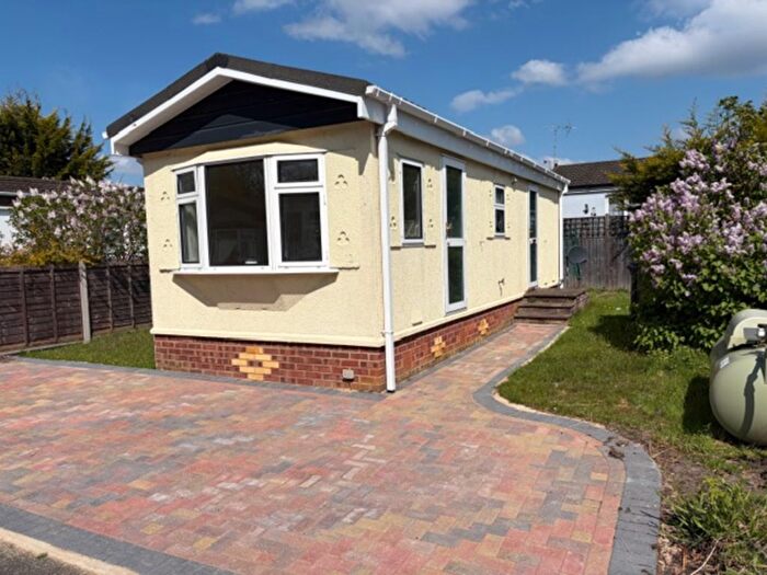 1 Bedroom Park Home For Sale In Mytchett Farm Park, Mytchett Road, Mytchett, Camberley, GU16