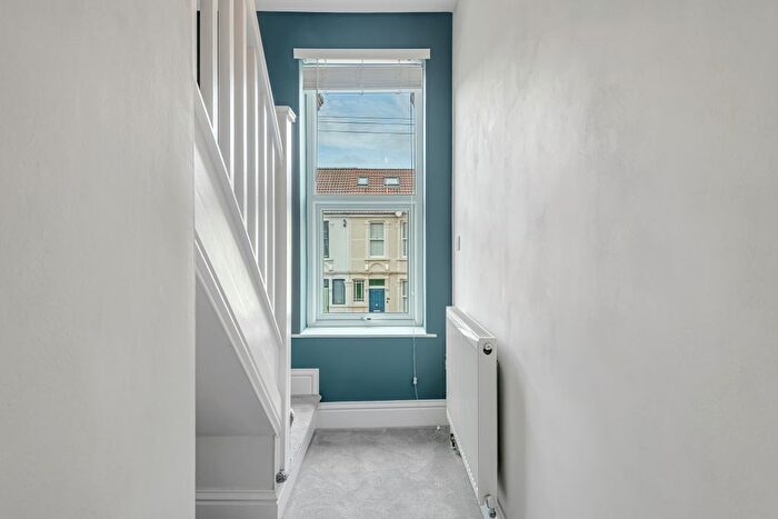 2 Bedroom Maisonette For Sale In Grove Park Road, Brislington, Bristol, BS4