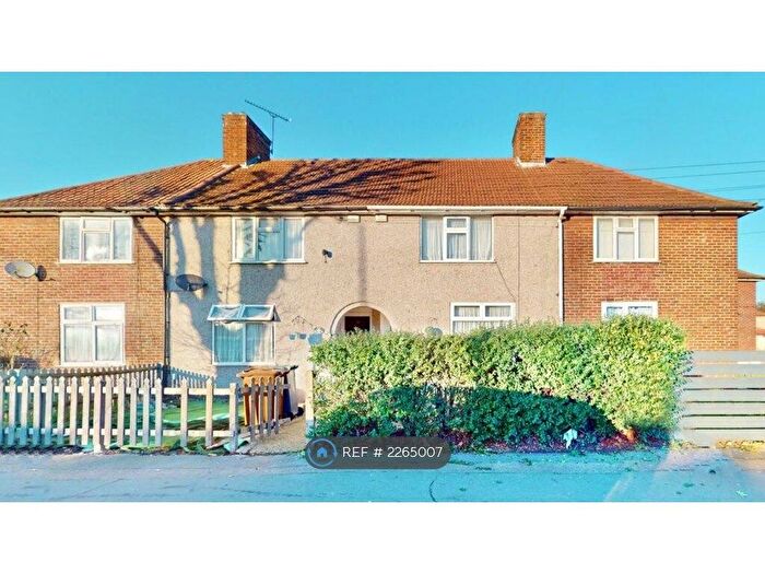 3 Bedroom Terraced House To Rent In Becontree Avenue, Dagenham, RM8