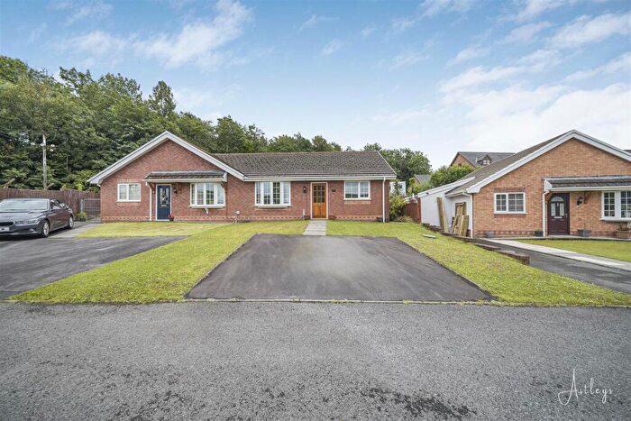 3 Bedroom Semi-Detached Bungalow For Sale In Church Place, Seven Sisters, Neath, SA10