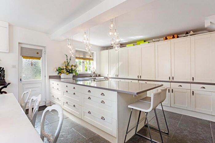 4 Bedroom Detached House For Sale In Holtwood, Wimborne, Dorset, BH21
