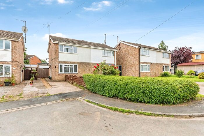 3 Bedroom Semi-Detached House For Sale In Benedict Close, Rushden, NN10