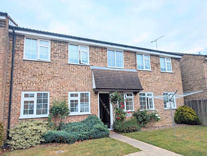 1 Bedroom Apartment To Rent In Hazelhurst Crescent, Horsham, RH12