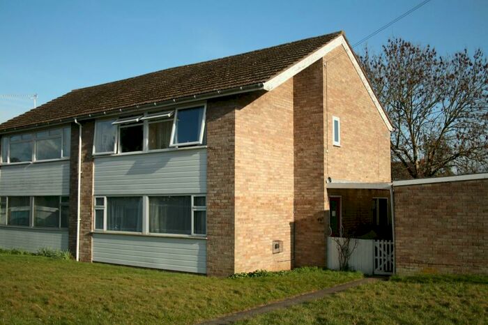 2 Bedroom Apartment To Rent In Farm Close Road, Oxford, OX33