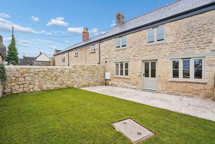 2 Bedroom Property For Sale In Church Street, Ducklington, OX29