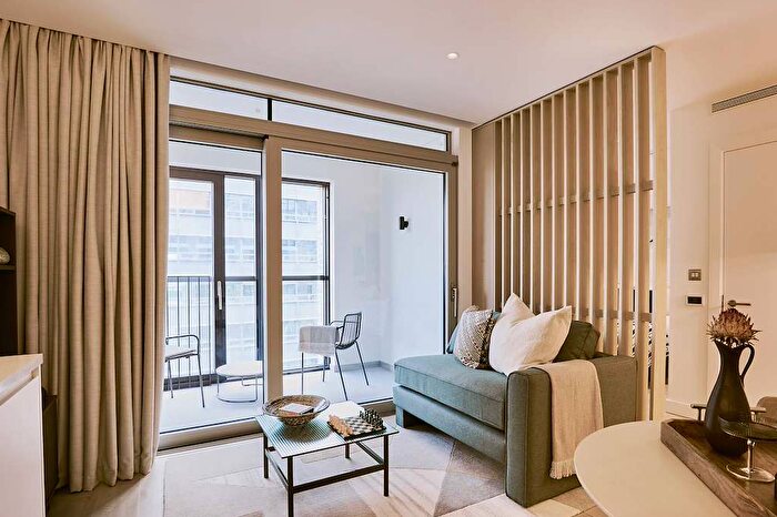 Apartment To Rent In New Drum Street, Tower Hamlets, London, E1
