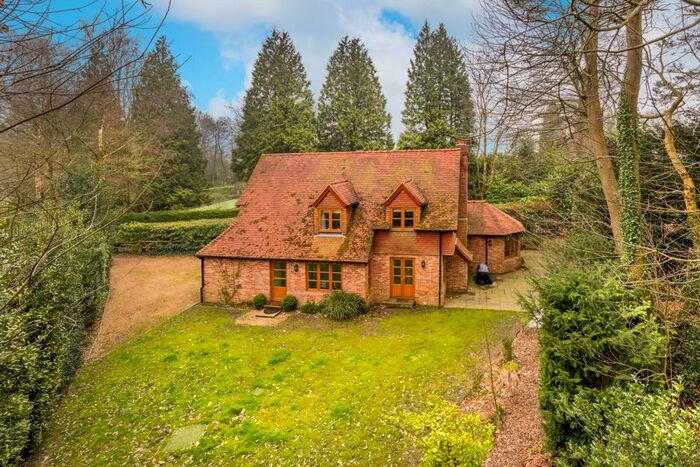 4 Bedroom Detached House To Rent In Marley Heights, Haslemere, GU27