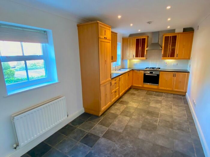 2 Bedroom Semi-Detached House To Rent In Chapel Mews, Woodford Green IG8