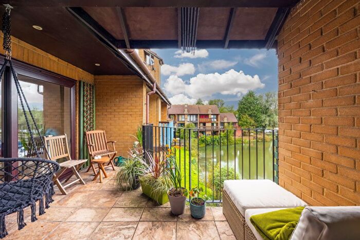 2 Bedroom Flat For Sale In Woodley Headland, Peartree Bridge, Milton Keynes, MK6