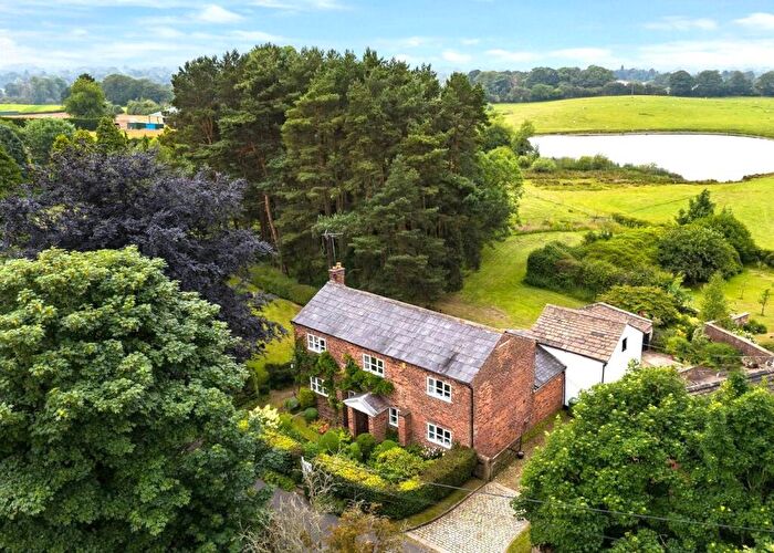 3 Bedroom Link Detached House To Rent In Andertons Lane, Henbury, Macclesfield, Cheshire, SK10
