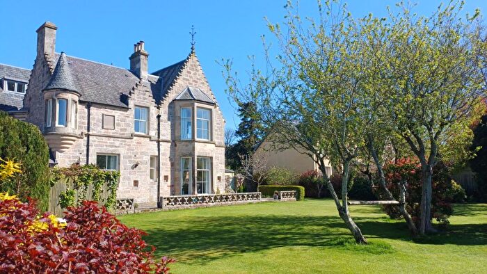 6 Bedroom Semi-Detached House For Sale In Ladies Walk, Inverness, Highland, IV2