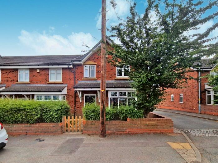 3 Bedroom End Of Terrace House To Rent In Portland Road, Birmingham, B17