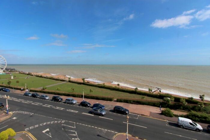 2 Bedroom Flat To Rent In South Cliff, Eastbourne, BN20