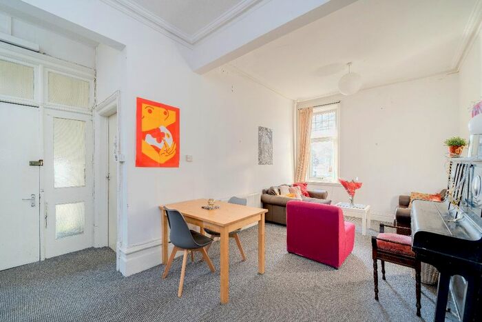 4 Bedroom Flat To Rent In Falmers Cottages, Cliff Lane, Headingley, Leeds, LS6