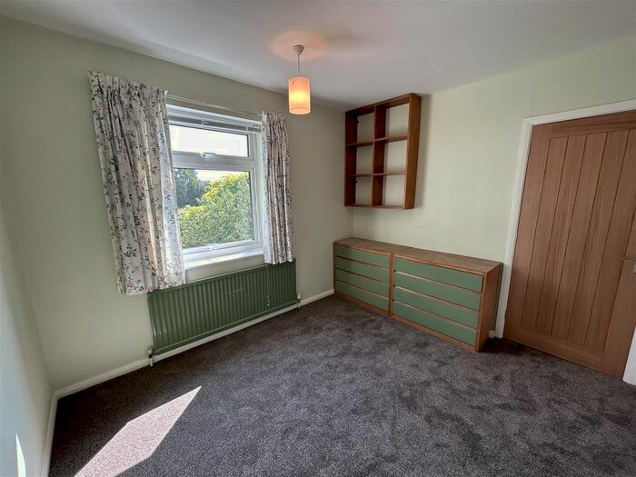 4 Bedroom Property To Rent In Greenfield Park Drive, York, YO31