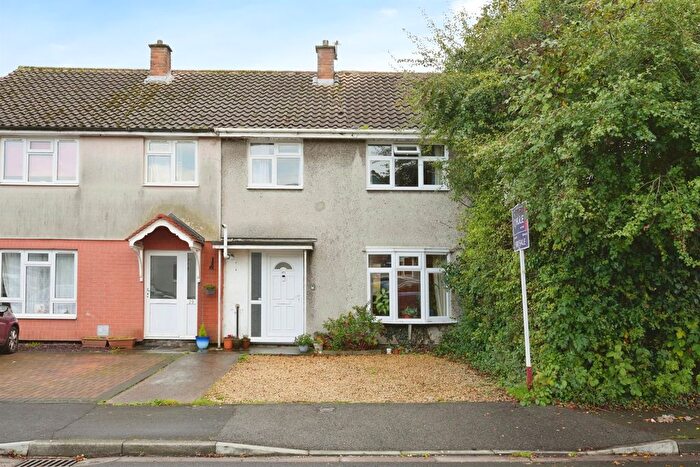 3 Bedroom End Of Terrace House For Sale In Blakeney Road, Patchway, Bristol, BS34