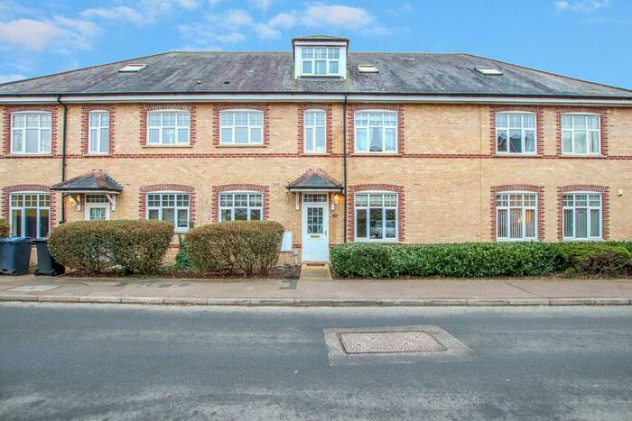 2 Bedroom Apartment To Rent In Rainsborough Court, Hertford, SG13