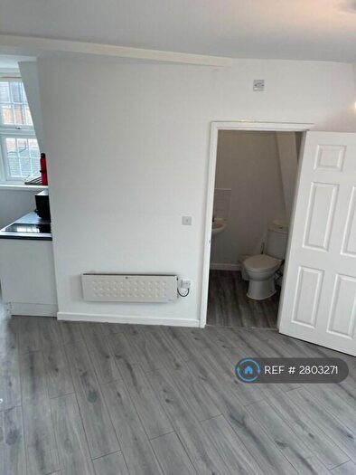 Studio To Rent In Holywell House, London, E11