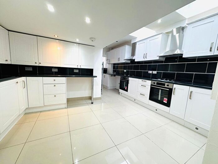 3 Bedroom Terraced House For Sale In Oakfield Road, East Ham, E6