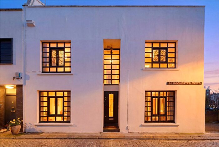 4 Bedroom End Of Terrace House For Sale In Rochester Mews, Camden, London, NW1