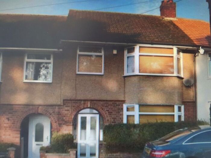 3 Bedroom House To Rent In Balfour Road, Northampton, NN2