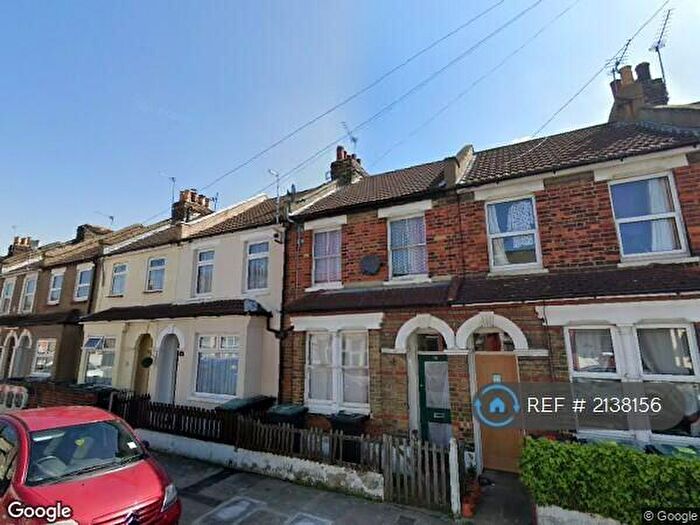 3 Bedroom Terraced House To Rent In Gordon Road, Gravesend, DA11