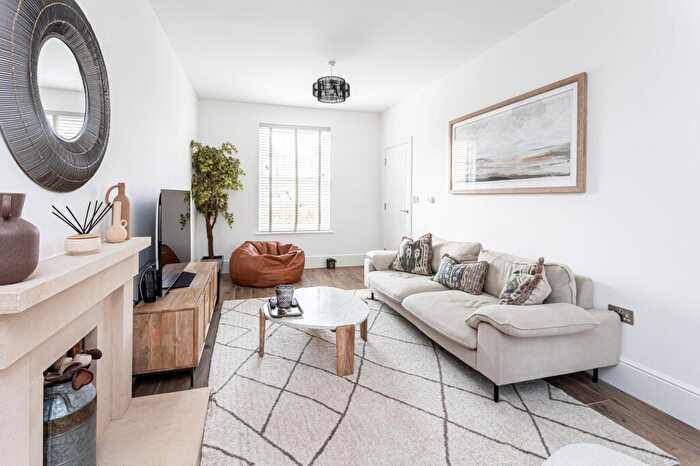 4 Bedroom Detached House For Sale In Cowells Road, Woodstock, OX20