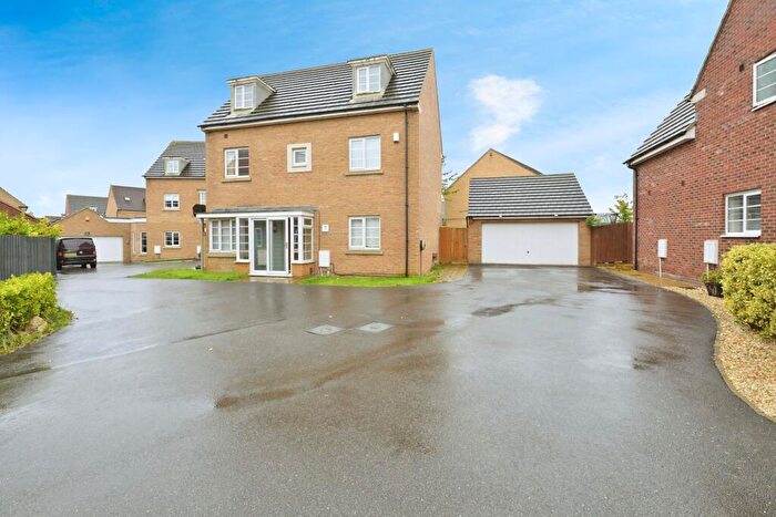 5 Bedroom Detached House For Sale In Oliver Road, Peterborough, PE7