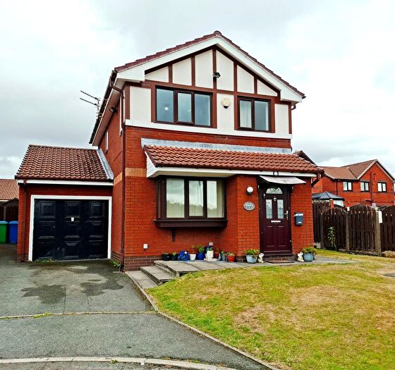 4 Bedroom Detached House To Rent In Barratt Gardens, Manchester, M24