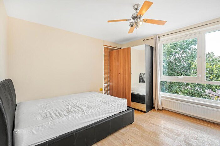 2 Bedroom Apartment To Rent In Netherhall Gardens, Hampstead, London, NW3