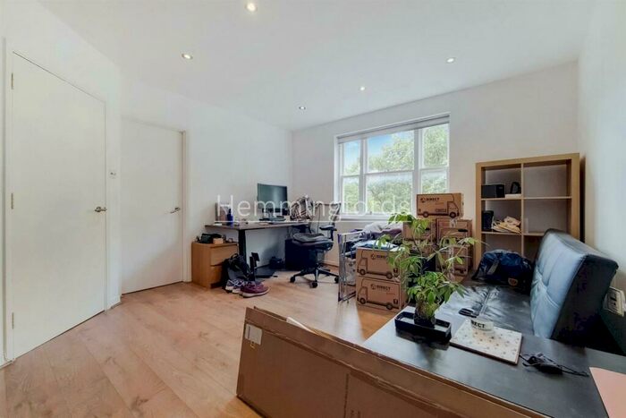 1 Bedroom Apartment To Rent In Wilton Court, Cavell Street, London, E1