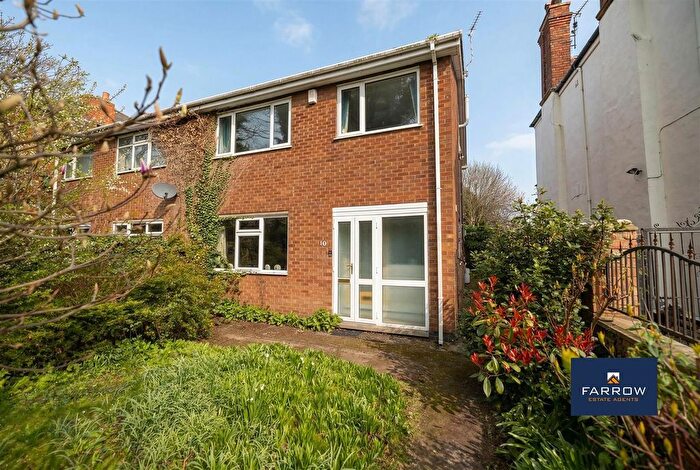 4 Bedroom Semi Detached House For Sale In Queens Parade, Grimsby, DN31