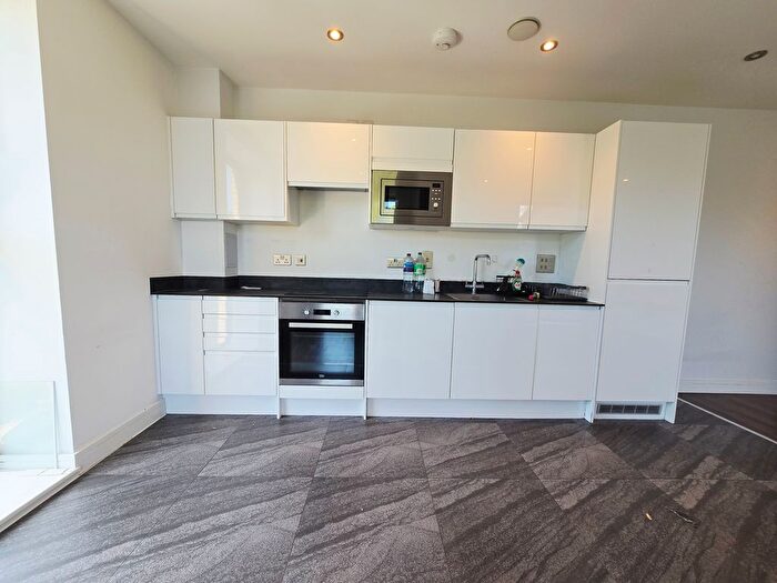 2 Bedroom Flat To Rent In Eastbury Road, Watford, WD19