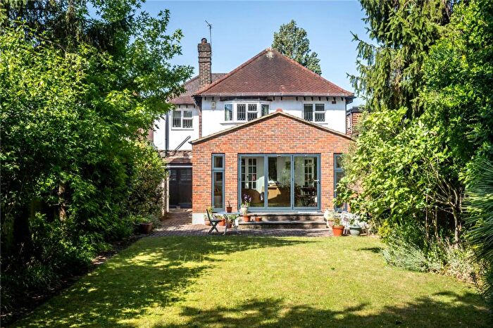 4 Bedroom Detached House For Sale In High Drive, New Malden, Surrey, KT3