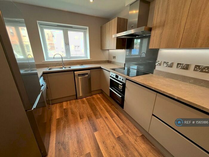 3 Bedroom Semi-Detached House To Rent In Hutchings Drive, Exeter, EX1