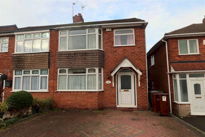 3 Bedroom Semi-Detached House To Rent In Westfield Road, Willenhall, WV13