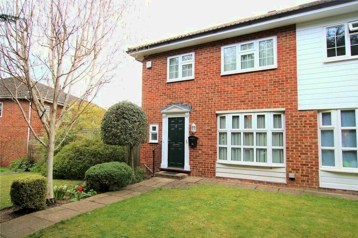 3 Bedroom End Of Terrace House To Rent In Epsom Court, Coley Avenue, Reading, Berkshire, RG1