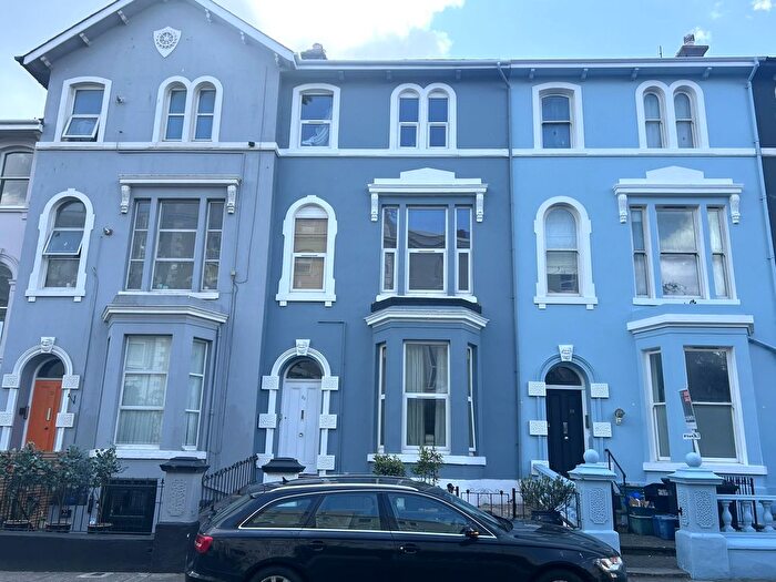 1 Bedroom Flat To Rent In Clampet Lane, Stanley House Clampet Lane, TQ14