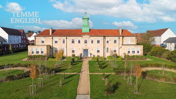 2 Bedroom Flat For Sale In St. Lukes Way, Runwell, SS11