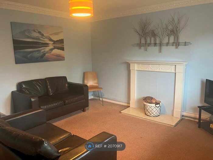 2 Bedroom Flat To Rent In Willow Court, Clydebank, G81