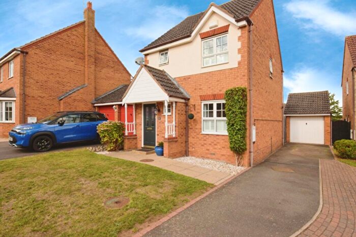 3 Bedroom Detached House For Sale In Kingsholm Close, Binley, Coventry, West Midlands, CV3