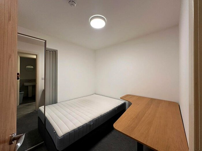 2 Bedroom Apartment To Rent In Skinner Lane, Leeds, West Yorkshire, LS7