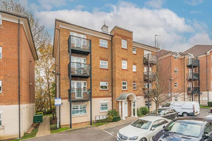 2 Bedroom Flat For Sale In Coppetts Road, London, N10