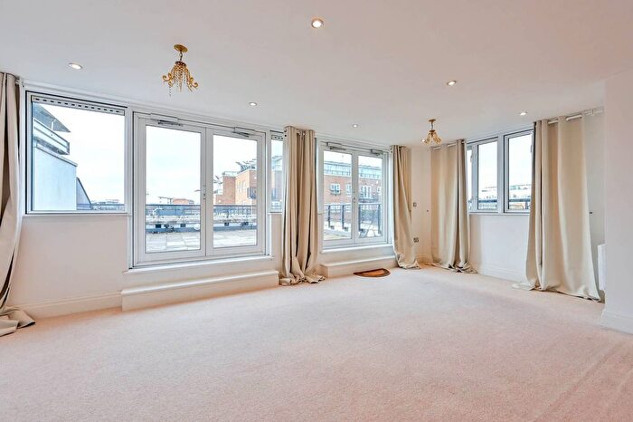 3 Bedroom Flat To Rent In Seven Kings Way, Kingston, Kingston Upon Thames, KT2