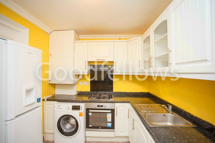 2 Bedroom House To Rent In Winchcombe Road, Carshalton, Surrey, SM5