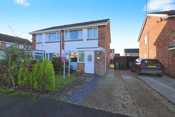 3 Bedroom Semi Detached House For Sale In Grounds Way, Whittlesey, Peterborough, PE7