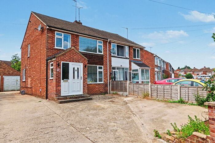 3 Bedroom Semi-Detached House For Sale In Hillview Crescent, Banbury, OX16